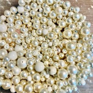 Elegant Cream Pearl Bead Necklace